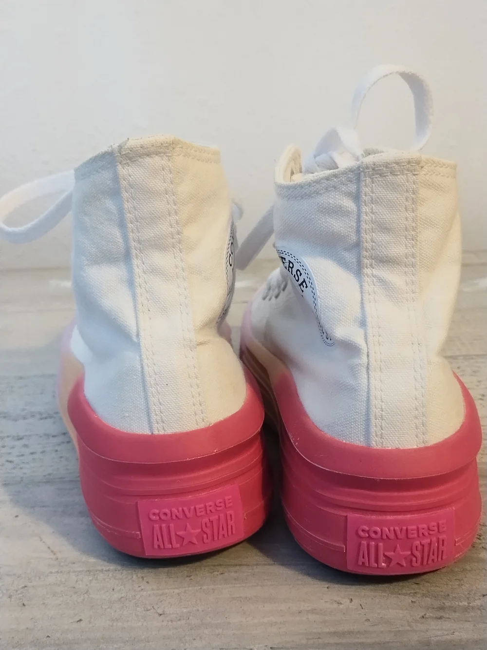 Girl's Fashion Sneakers Converse Chuck Taylor All Star size 4.5 good Platform